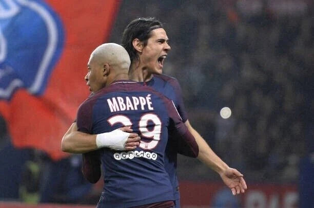 Kit / Flocage PSG 2017 2018 Mbappé 29 Home + Ooredoo