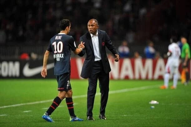 Kit / Nene #10 PSG Home-Away 2010-2012