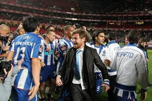 Kit / Flocage Fc Porto 2010 2011 FALCAO #9 Home