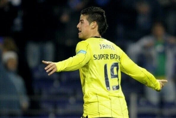 Kit / Flocage Fc Porto 2010 2011 HULK #12 Away