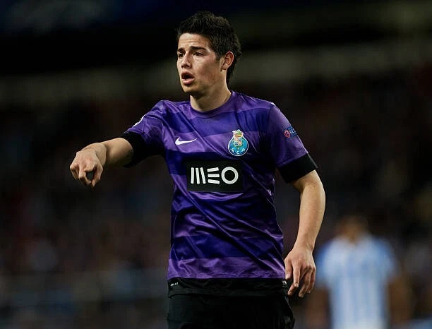 Kit / Flocage Fc Porto 2012 2013 JAMES #10 Home-Away