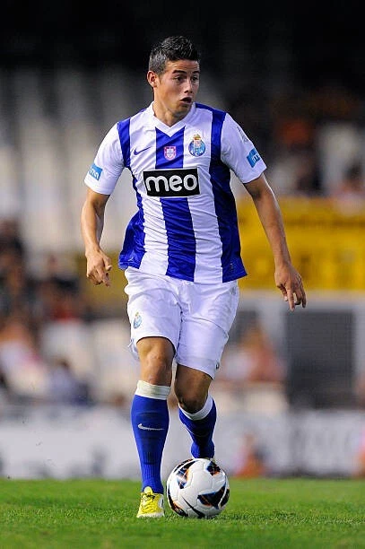 Kit / Flocage Fc Porto 2010 à 2012 JAMES #19 Home