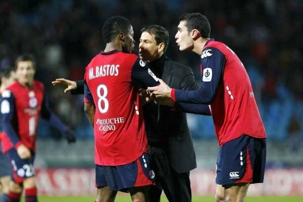 Kit / Flocage BASTOS #8 Lille / Home 2007 à 2009 Ligue 1