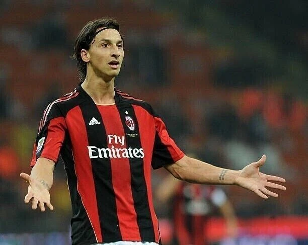 Kit / Flocage Ac Milan 2010 2011 IBRAHIMOVIC #11 Home-Away