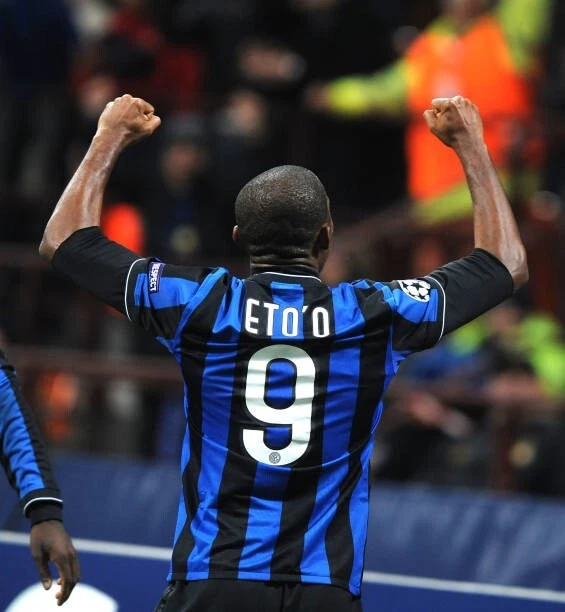 Kit / Flocage Inter Milano 2009 à 2011 ETO'O #9 Home