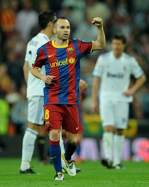Kit / Flocage INIESTA #8 Fc Barcelone Home 2010 2011