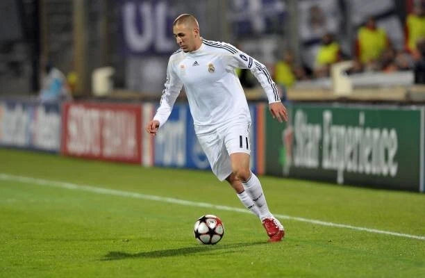 Kit / Flocage Real Madrid Home 2009 2010 BENZEMA #11