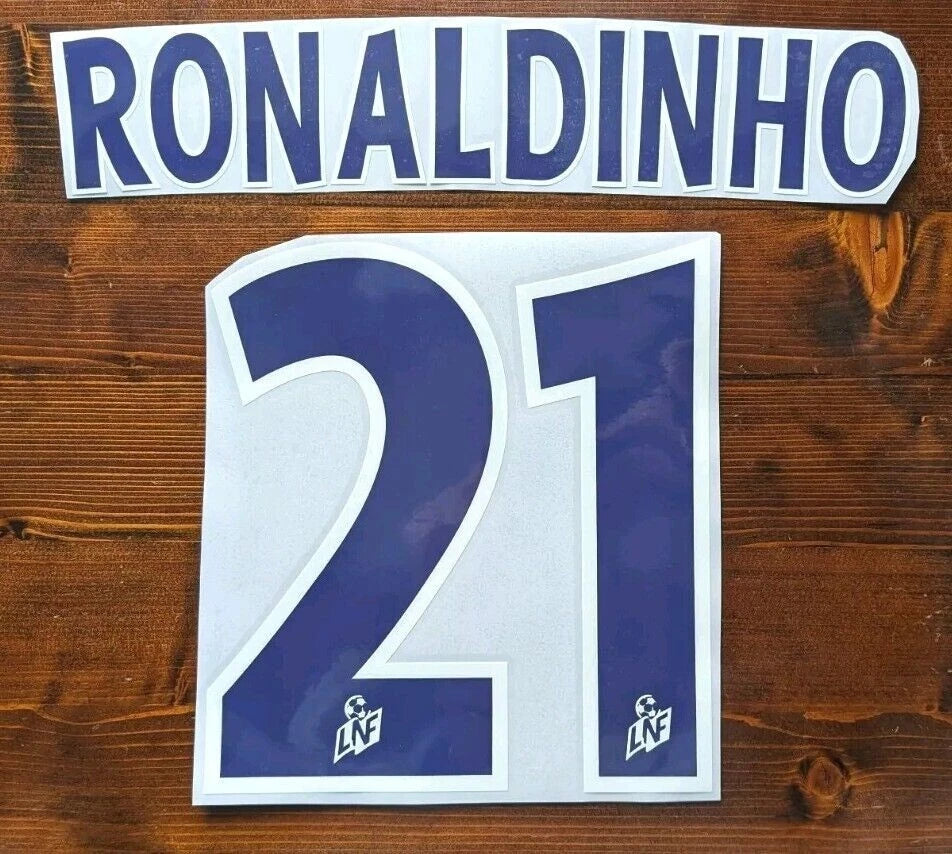 Kit / Flocage Ronaldinho #21 PSG Away 2001 2002