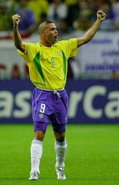 Kit / RONALDO #9 Brazil Home WC 2002