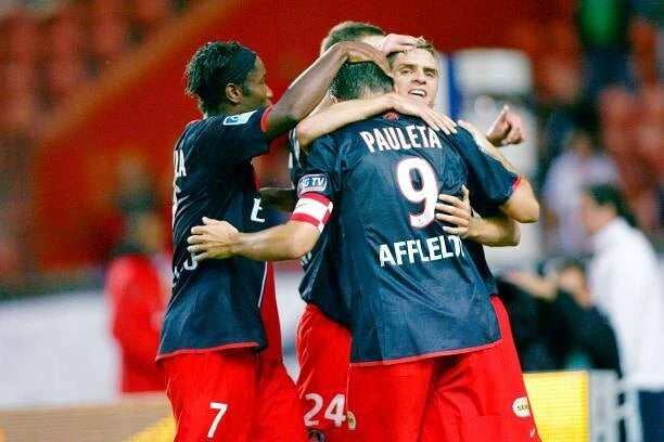 Kit / Flocage Pauleta #9 PSG Home 2007 / 2008