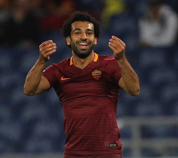 Kit / Flocage M.SALAH #11 As Roma 2016 / 2017 Home