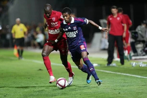 Kit / Flocage M.BASTOS #11 / Away-Third 2011-2012