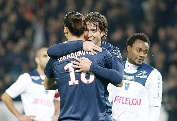 Kit / Flocage Ibrahimovic #18 PSG Home-Away 2012-2013