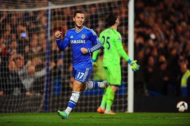 Kit / Flocage / Chelsea / Home-Third / HAZARD #17 / 2012 à 2014