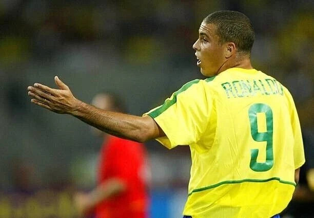Kit / RONALDO #9 Brazil Home WC 2002