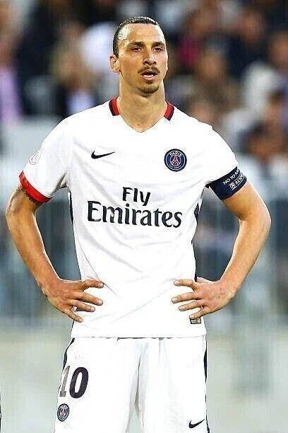 Kit / Flocage Ibrahimovic #10 PSG Away 2015-2016 + Ooredoo