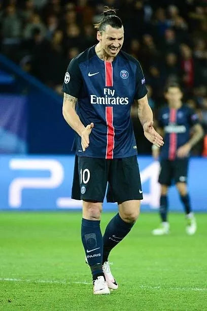 Kit / Ibrahimovic #10 PSG Home 2015-2016 Champions League