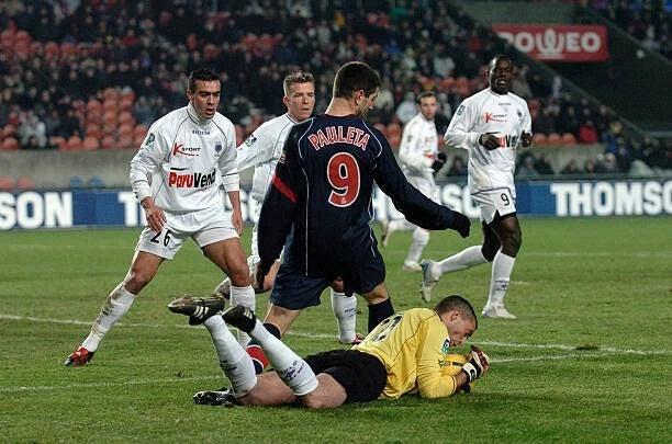 Kit / Flocage Pauleta #9 PSG Home 2004-2005