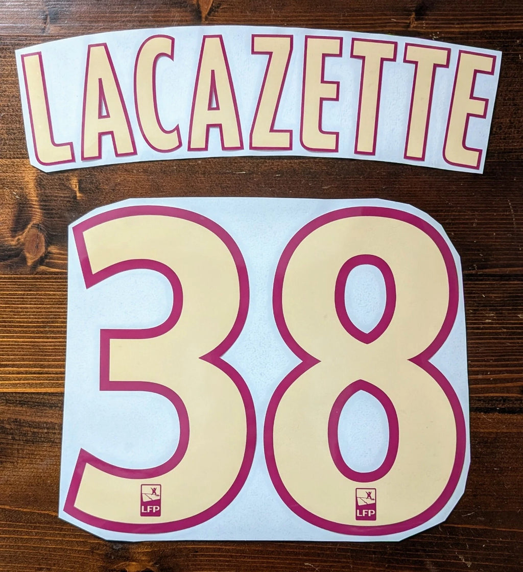 Kit / Flocage Lyon 2010 / 2011 Lacazette #38 Away