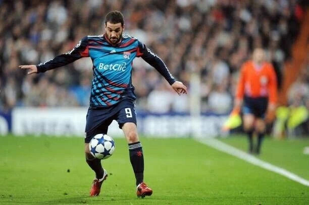 Kit / Lyon 2009 / 2010 / 2010 / 2011 LISANDRO #9 Away